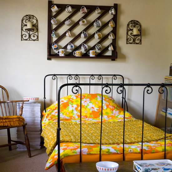 Retro guest bedroom