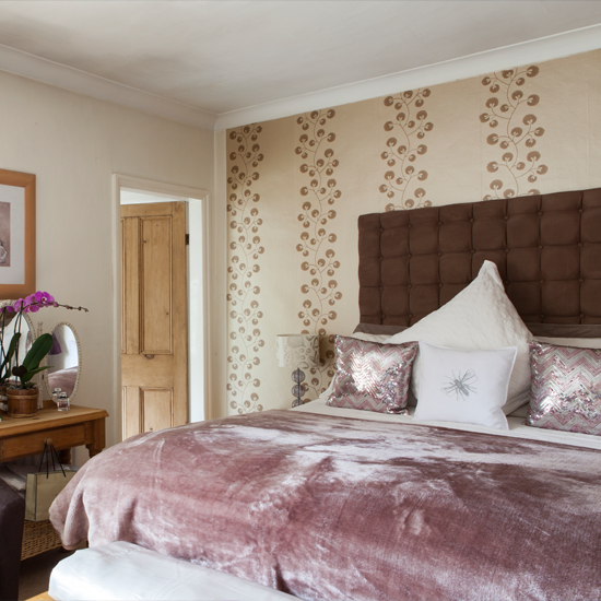 Bedroom with velvet throw | Decorating ideas for glamorous bedrooms | Decorating ideas | PHOTO GALLERY | Housetohome.co.uk
