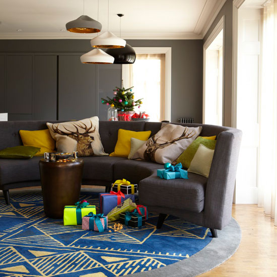 Living room | Step inside a festive Victorian home in Kent | House tour | PHOTO GALLERY | Livingetc | Housetohome.co.uk