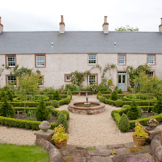 Take a tour around a layered and luxurious Grade II listed home in Scotland