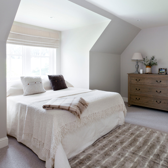 Cosy white guest bedroom