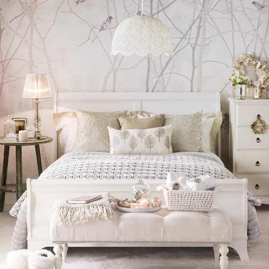 Luxurious white bedroom