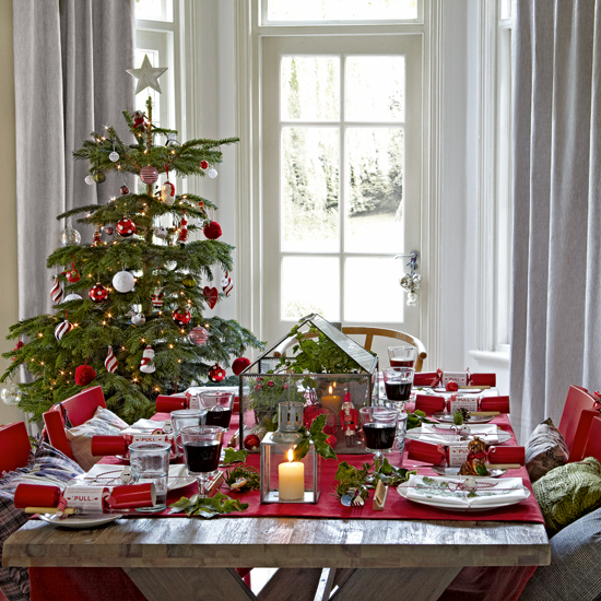 Green and red Christmas dining room