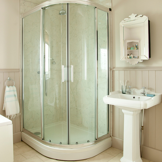 Neutral tongue-and-groove shower