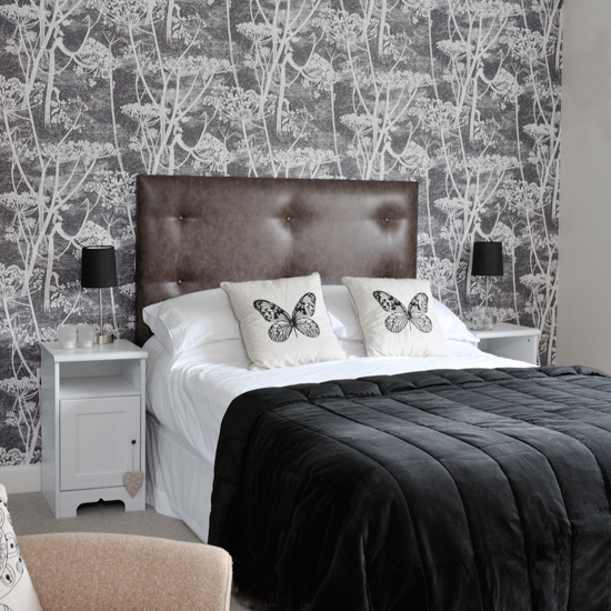 Monochrome motif bedroom 