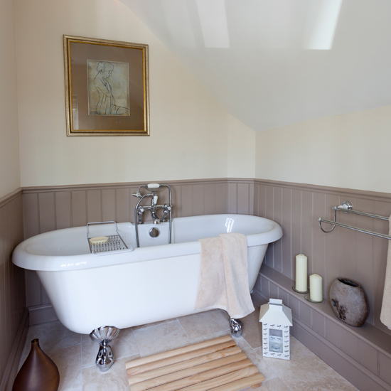 Lilac and cream bathroom