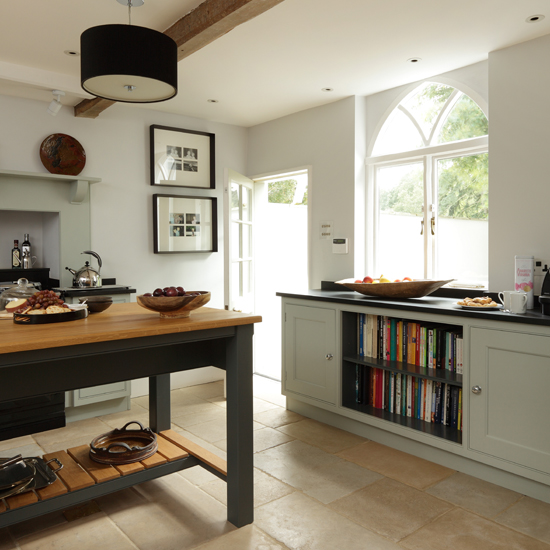 Pale pewter kitchen
