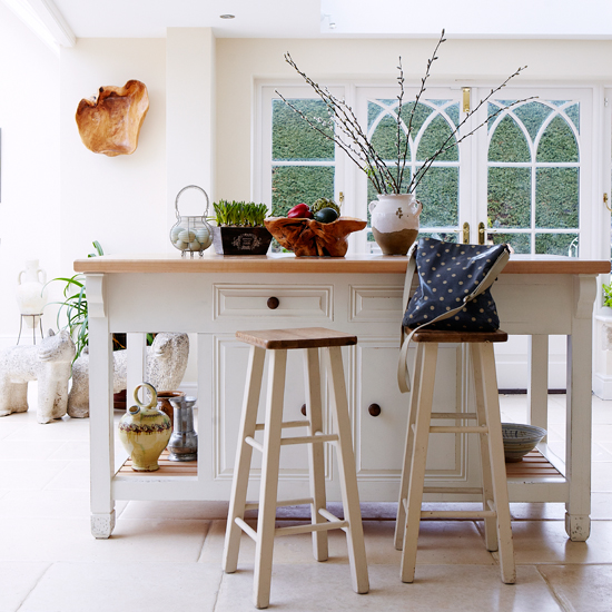 Off-White Shaker-style kitchen