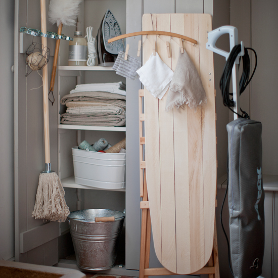 Grey panelled utility room
