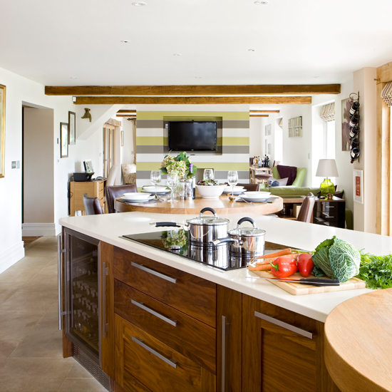 Walnut wood kitchen-diner