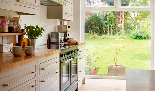 Neutral Scandi-style kitchen