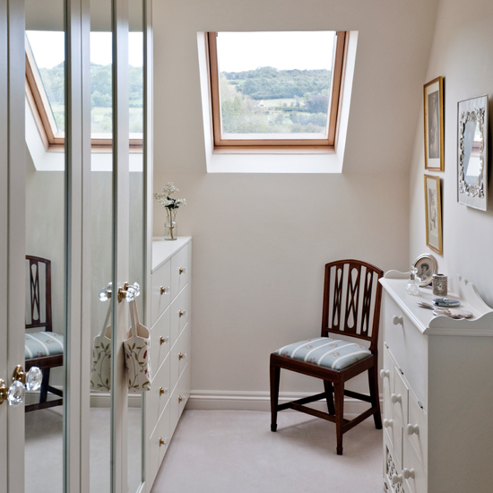 Narrow mirrored dressing room