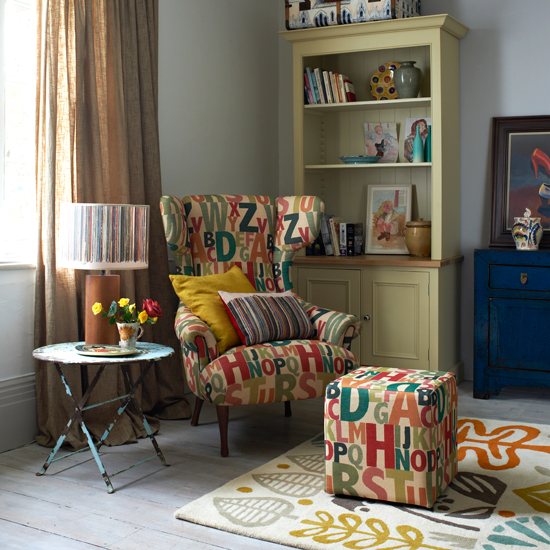 Graphic print living room