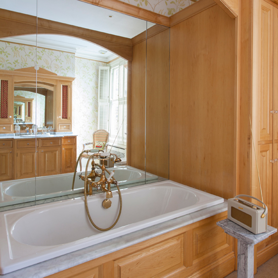 Maple bathroom with marble panels