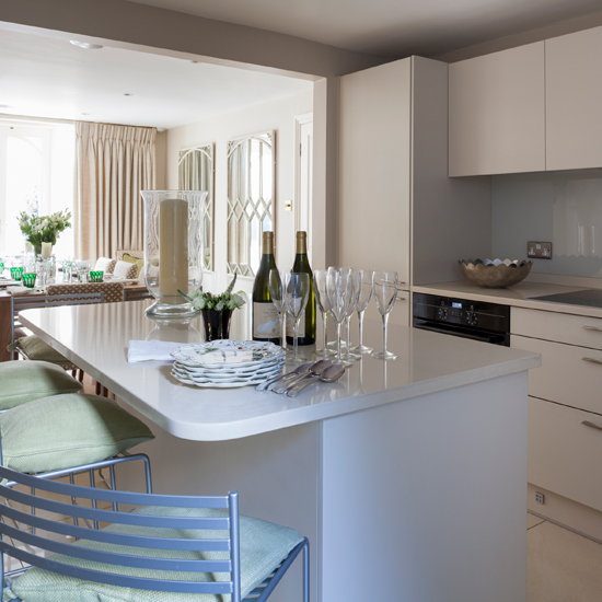 White open-plan kitchen-diner