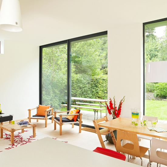 Neutral and wood dining room | Dining room decorating ideas