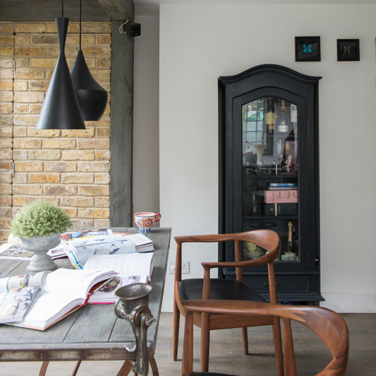 Laid-back wood dining room extension