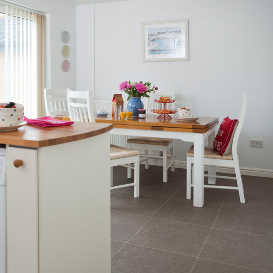 Practical neutral dining room