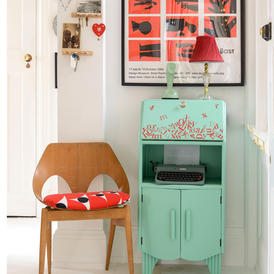 Vintage retro hallway | Hallway decorating ideas