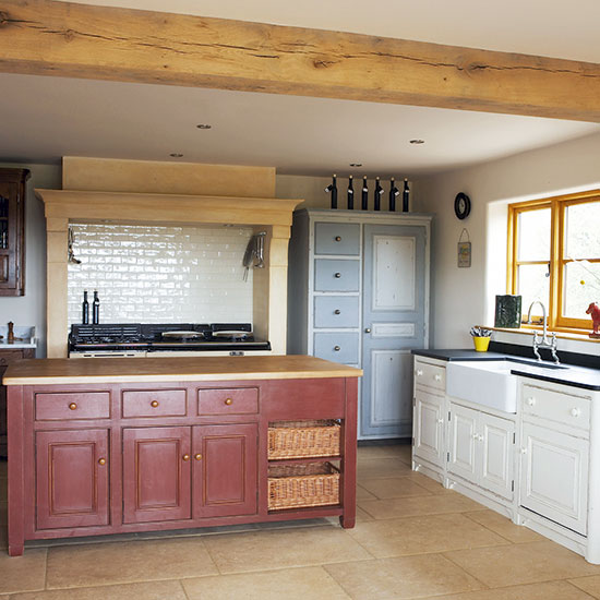 Contrasting colours | Freestanding kitchen ideas | Kitchen | PHOTO GALLERY | Beautiful Kitchens | Housetohome.co.uk