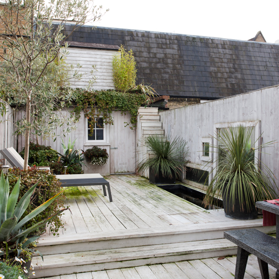 Decked roof terrace garden | Traditional garden design ideas | Garden design | PHOTO GALLERY | Housetohome.co.uk