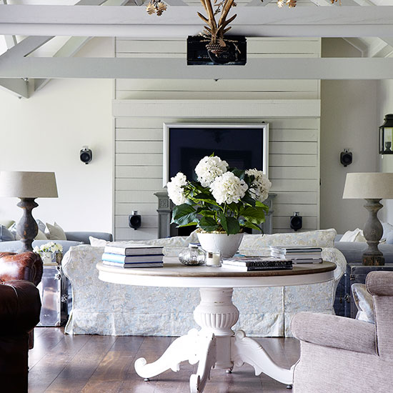 White vaulted ceiling living room country homes and interiors housetohome