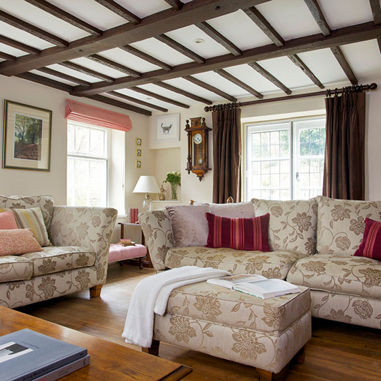 Living room | Take a tour around an 18th-century farmhouse in East Sussex | House tour | PHOTO GALLERY | 25 Beautiful Homes | Housetohome.co.uk