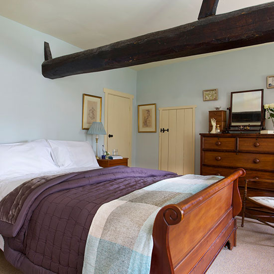 Master bedroom | Take a tour around an 18th-century farmhouse in East Sussex | House tour | PHOTO GALLERY | 25 Beautiful Homes | Housetohome.co.uk