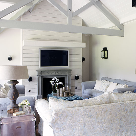 Living room sofa | Herfordshire barn conversion | House tour | PHOTO GALLERY | Country Homes & Interiors | Housetohome.co.uk