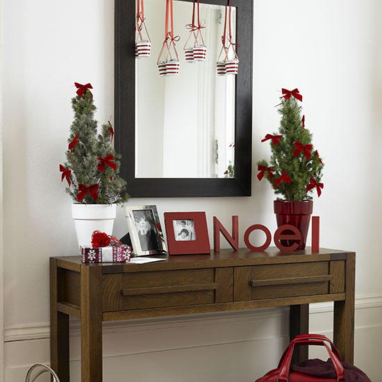 decorating console table for christmas