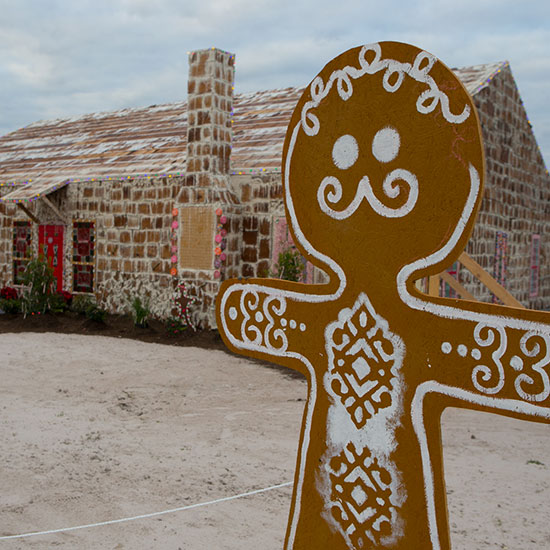 Everything's bigger and better in Texas! Americans build the world's largest gingerbread house in time for Christmas Everything's bigger and better in Texas! Americans build the world's largest gingerbread house in time for Christmas