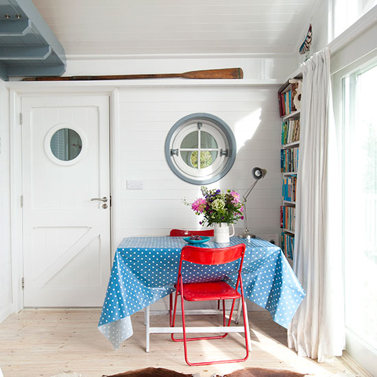 A room with a view: tiny (but beautiful) one-room holiday chalet in Cornwall goes on sale for over £350k A room with a view: tiny (but beautiful) one-room holiday chalet in Cornwall goes on sale for over £350k
