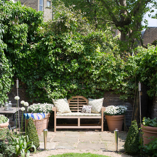 garden wall with centred bench | Easy garden transformations | Garden ...