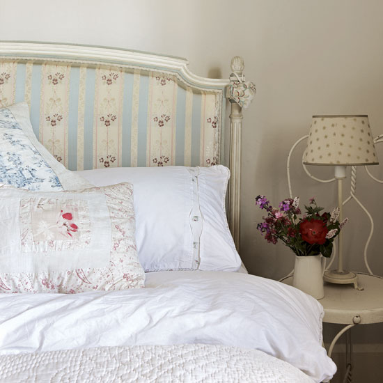 Guest bedroom | Cotswold Farmhouse | House tour | PHOTO GALLERY | country homes & interiors | Housetohome.co.uk