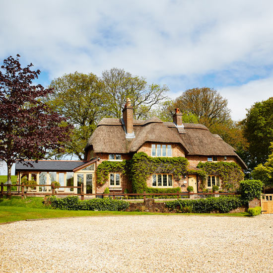 View a thatched cottage in Dorset