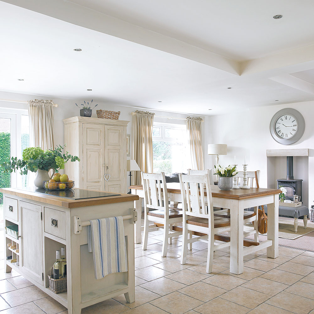 Be inspired by this freestanding country kitchen
