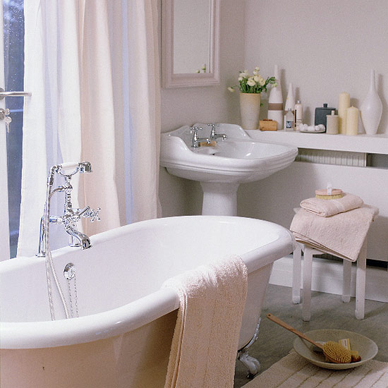 Bathroom with white suite and organic curtains and paint | housetohome ...