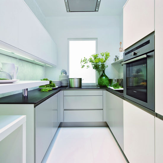Small kitchen with reflective surfaces | Small kitchen ...